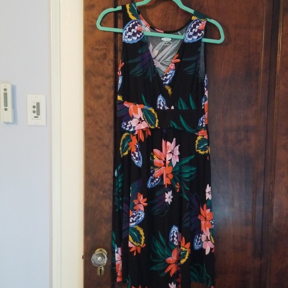 Maternity/nursing floral dress